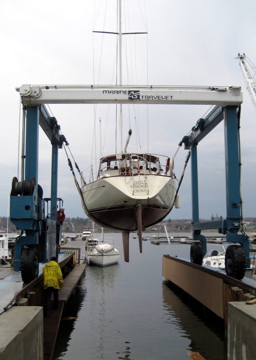 Dry-Stack / Dry Dock boat service | Hindson Marina Inc.